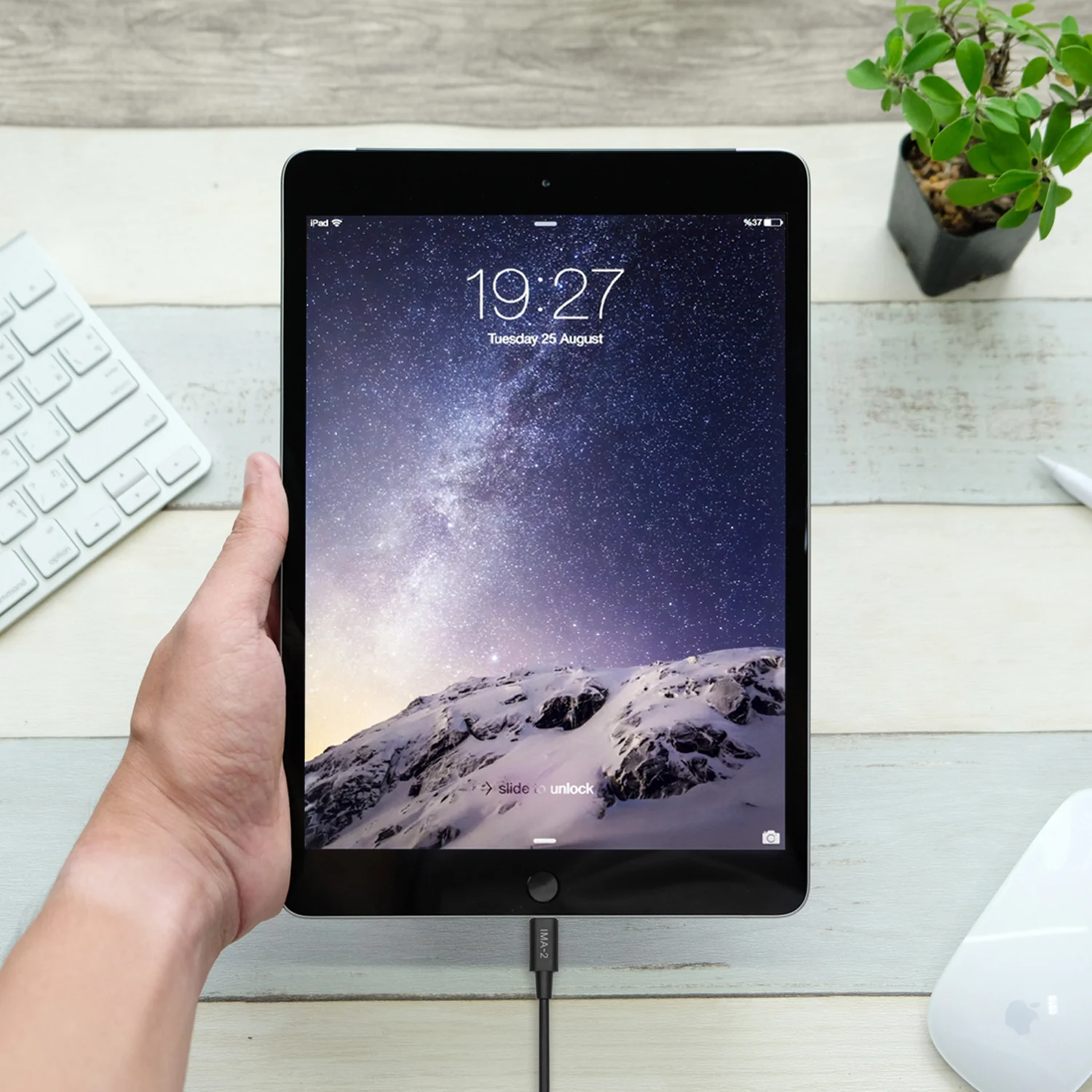 IMA-2 | 3.5mm TRS Microphone Dongle Cable to Lightning | Movo - Image 8