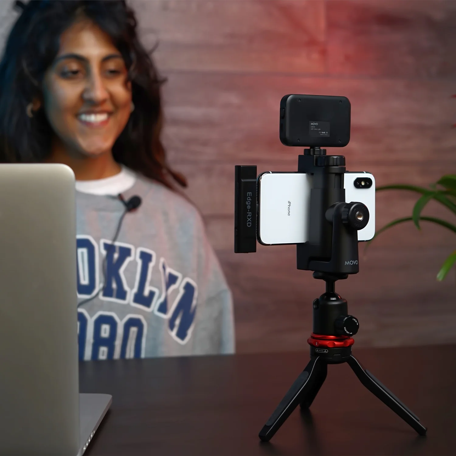 iVlogW1L | Smartphone Kit For Lightning | Movo - Image 8